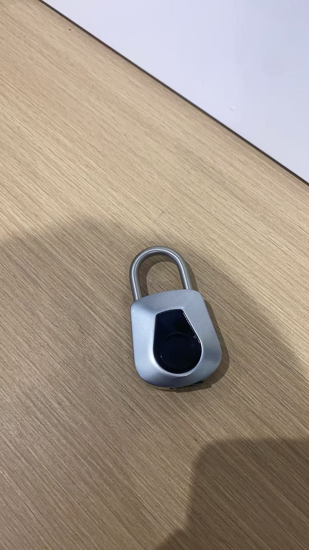 HH-NBSY20 Smart Fingerprint Padlock - Image 3